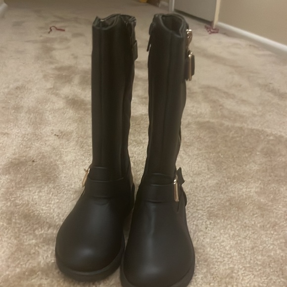 Black Boots size 6 toddler - Picture 4 of 4